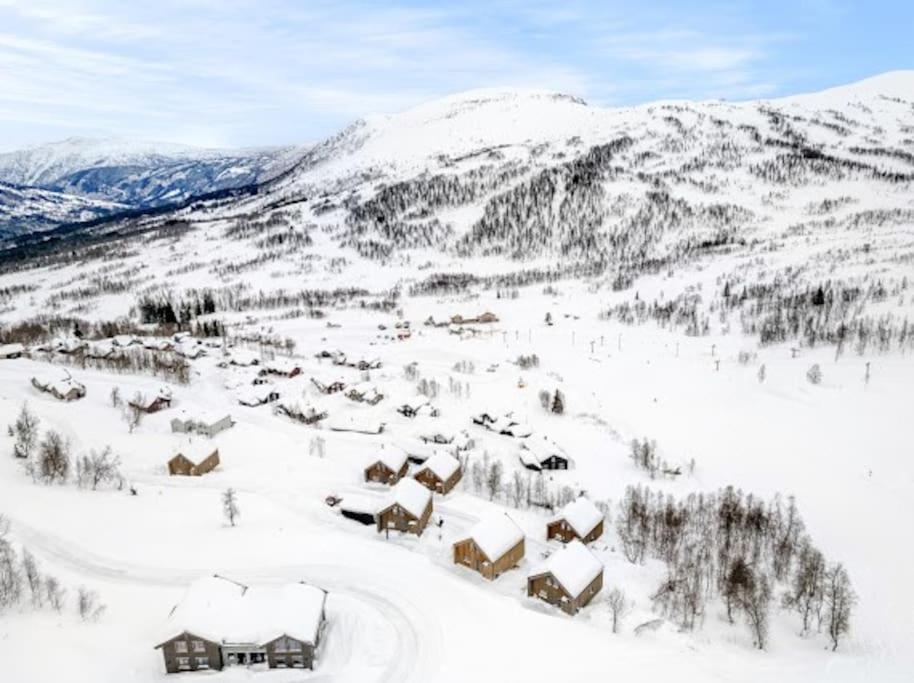 Flygende Utsiktshytte Med Magisk Utsikt Sogndal Esterno foto